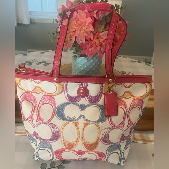 Coach Scribble Pink and Multicolor Canvas Tote Bag NWOT Never Used! - Picture 1 of 8